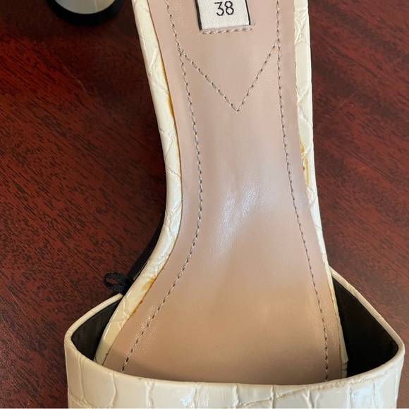 Zara Off White & Black Croc Heels Sandals size 38 - Picture 3 of 5